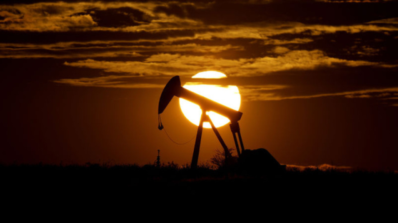 Petrol, Washington ile Tahran arasındaki barış görüşmelerinde ilerleme işaretlerinin ortaya çıkmasının ardından geriledi.