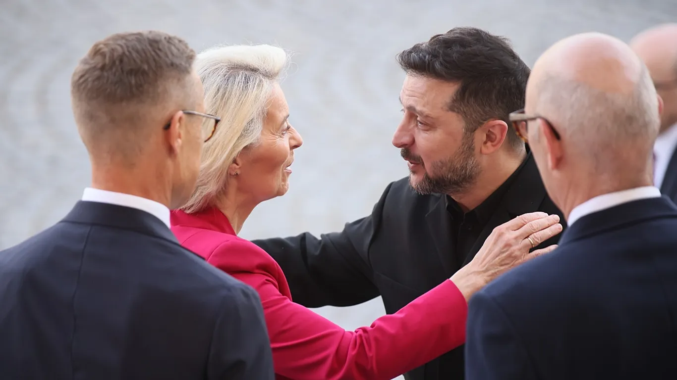 Von der Leyen ve Zelenskiy, AB-Ukrayna İHA anlaşmasını imzaladı