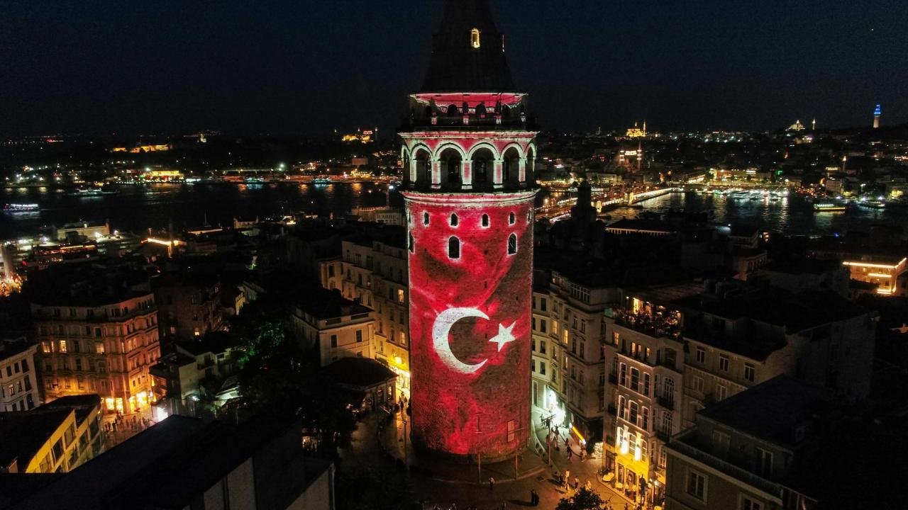 15 Temmuz Destanı onuncu yılında gökyüzünden raylara, meydanlardan havalimanlarına kadar tüm Türkiye'de yaşatılacak.