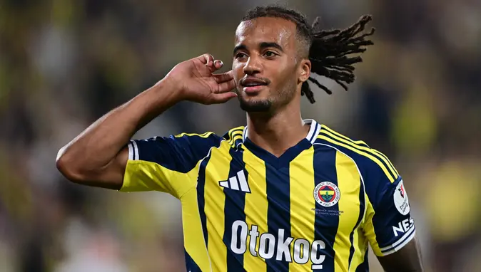 Fenerbahçe’de transfer çalışmaları devam ediyor. Yönetim bir yandan da, takımdan ayrılacak isimlere odaklandı.