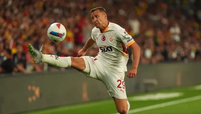 Galatasaray'da yabancı oyuncu planlaması: Sarı kırmızılılar  yeni sezonda birden fazla isme veda edecek.