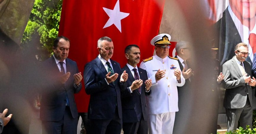 Kocaeli (TÜHA) Bürosu: Kocaeli Büyükşehir Belediye Başkanı Tahir Büyükakın'dan 15 Temmuz Şehitlerine Vefa!