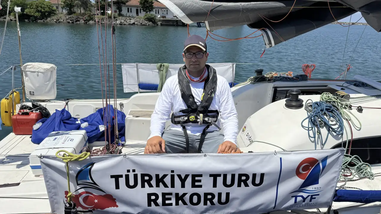 Tek Başına, Sadece Rüzgarla: Doğukan Kandemir Yeni Bir Türkiye Rekoru İçin Yelken Açıyor!