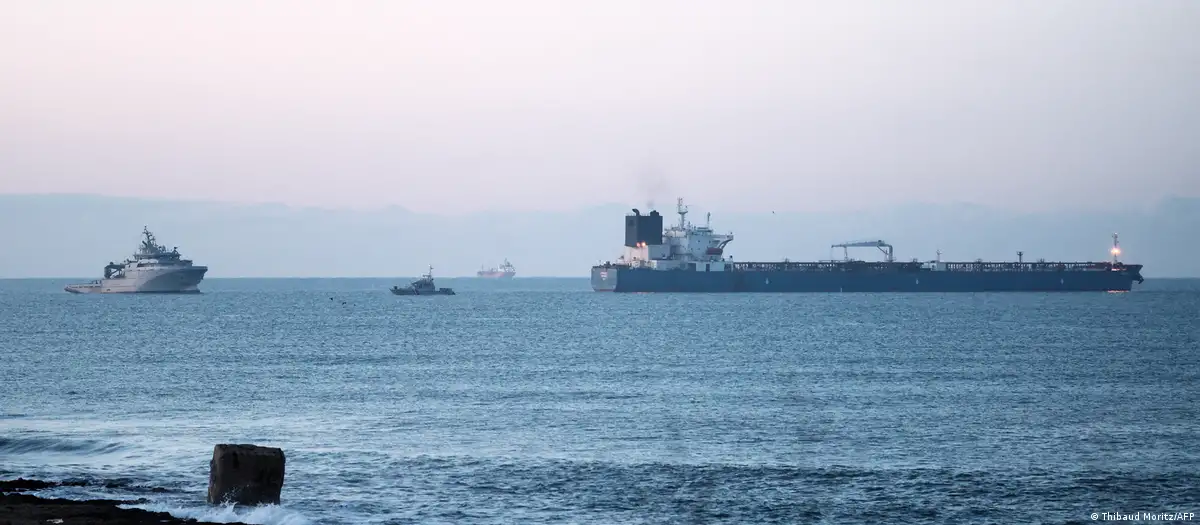 Motorine iki gün arayla yaklaşık 6,5 liralık bir zam daha geldi, böylece pompa fiyatı ilk kez 100 lirayı aştı.