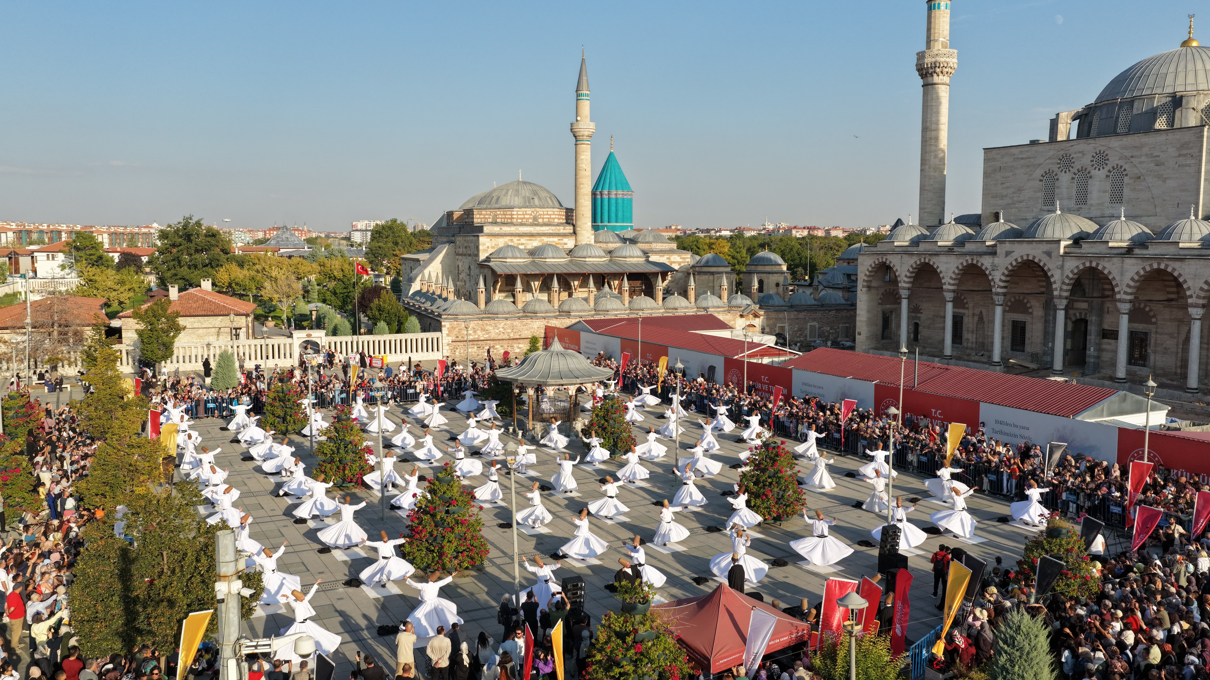 Konya Büyükşehir Belediyesi'nin 23. Uluslararası Konya Mistik Müzik Festivali devam ediyor
