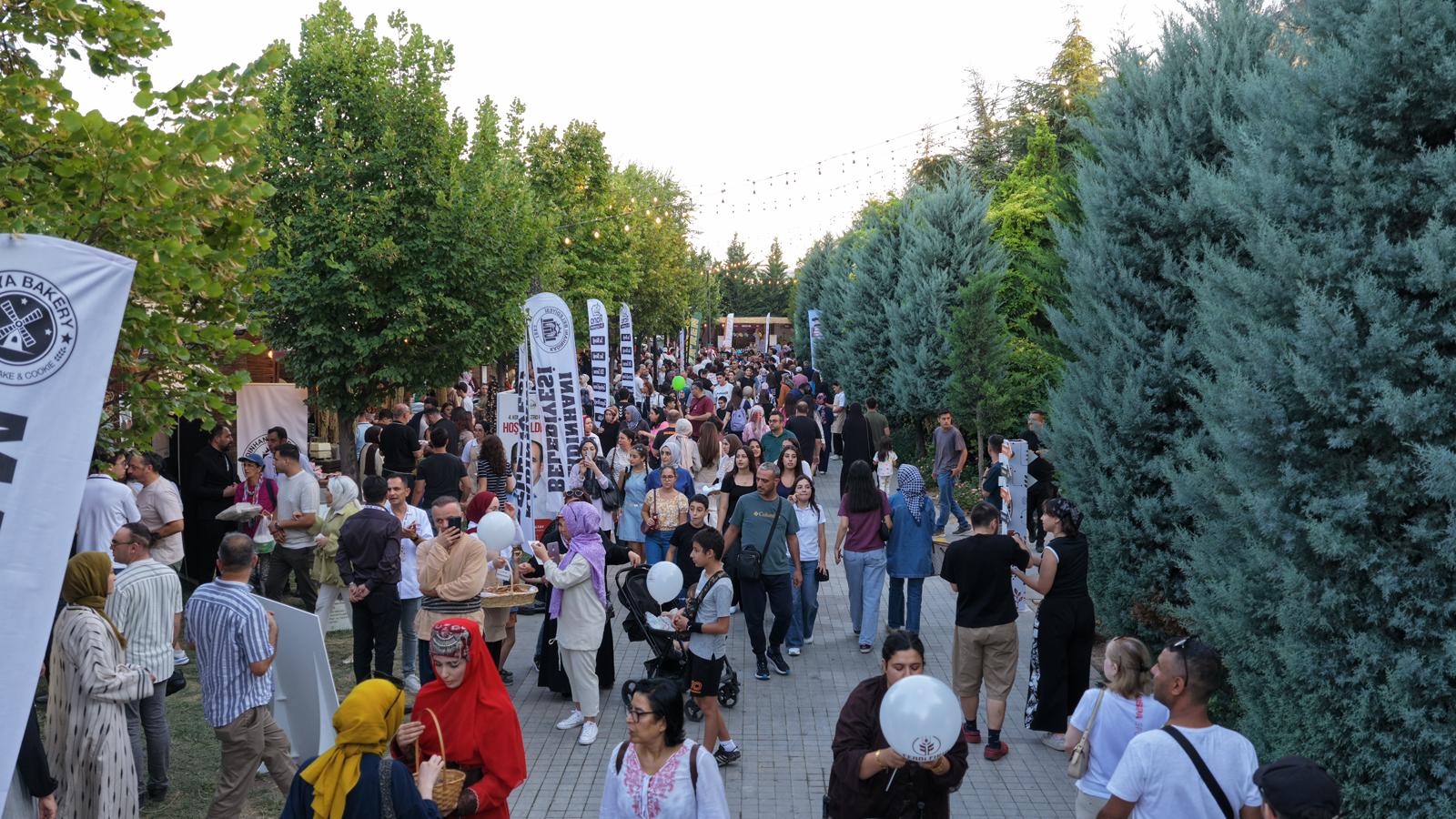 Bu yıl 4.cüsü düzenlenen 4. Konya GastroFest’e Konya’dan ve Konya dışından gastronomi meraklıları yoğun ilgi gösteriyor
