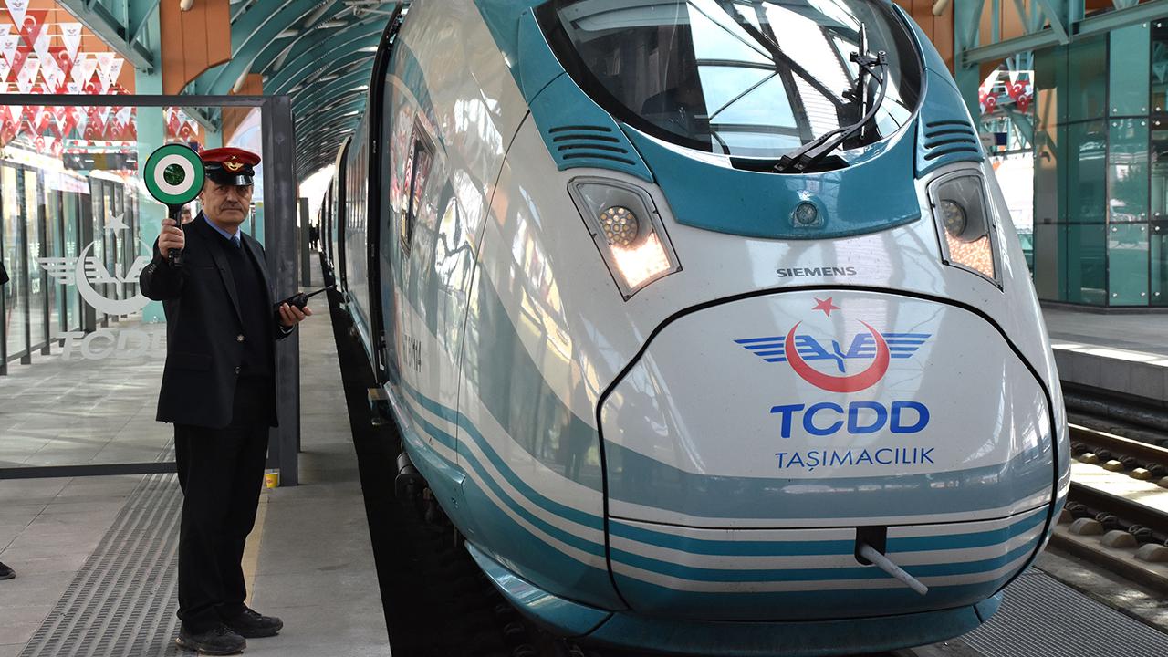 Yaz aylarında artan yolcu talebi nedeniyle Ankara-Sivas Yüksek Hızlı Tren Hattı’nda ek seferler