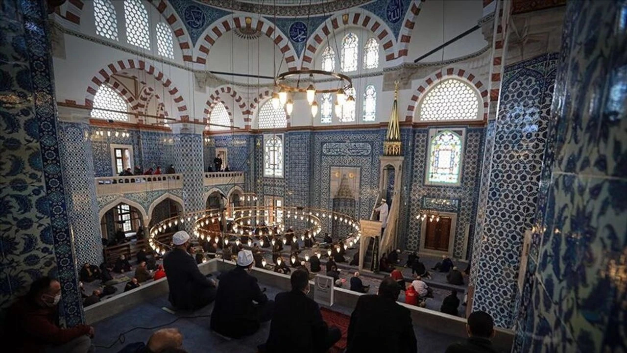 Diyanet İşleri Başkanlığı, 19 Haziran 2026 tarihli “Birlikte Rahmet Vardır” başlıklı Cuma hutbesini yayımladı.