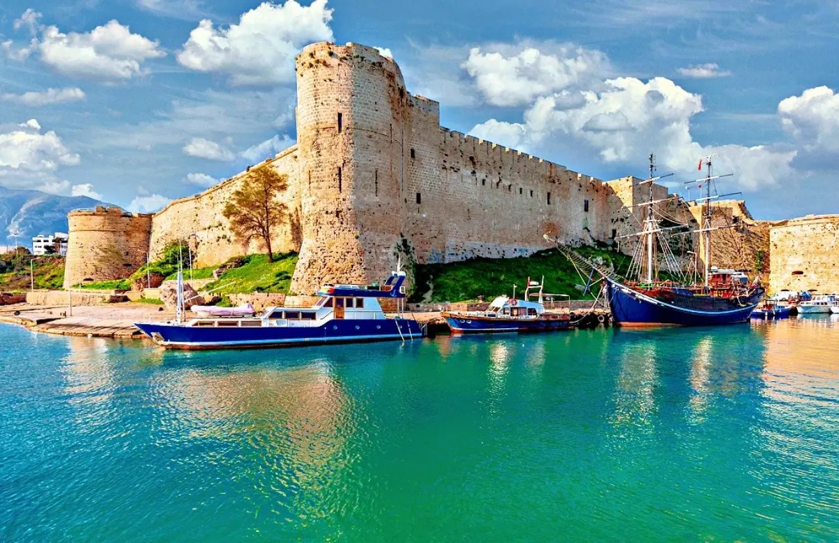 Kuzey Kıbrıs Türk Cumhuriyeti'n (KKTC) sunduğu, Akdeniz’in deniz ve güneş avantajı