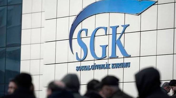 Resmi Gazete'de yer alan ilana göre, (SGK), Bilgi Teknolojileri Genel Müdürlüğüne 10 sözleşmeli bilişim personeli alacak