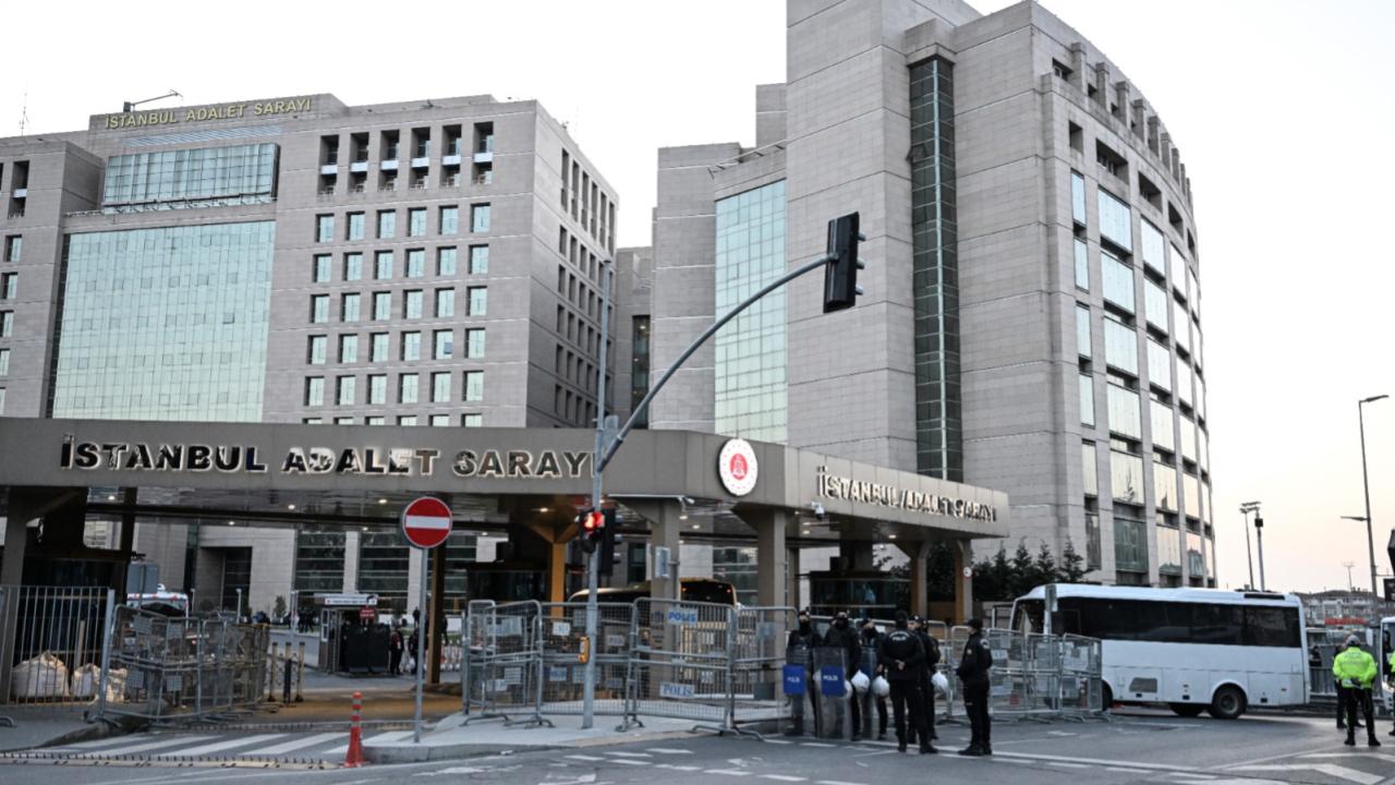 İstanbul Cumhuriyet Başsavcılığı'ndan başörtülü kadınları hedef alan paylaşıma soruşturma
