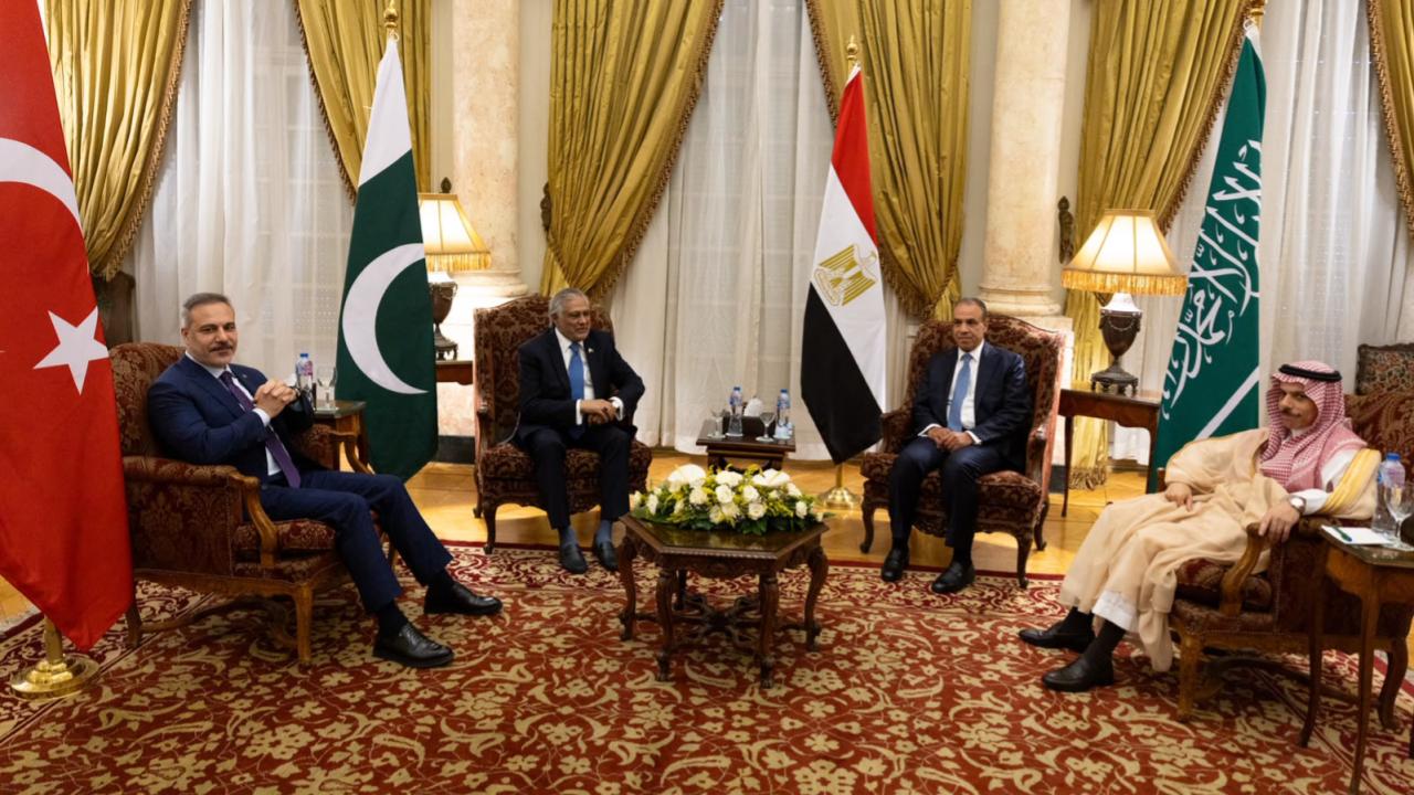 Türkiye, Mısır, Suudi Arabistan ve Pakistan Dışişleri Bakanları Kahire Toplantısında bir araya geldiler