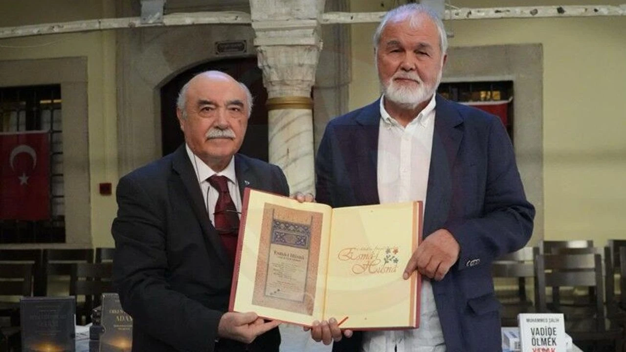 www.turkuazhaberajansi.com/Özbek şair, yazar ve siyasetçi Muhammed Salih’in hayatını konu alan Kerimberdi Töremurat’ın “Erken Uyanan Adam” adlı kitabı tanıtıldı