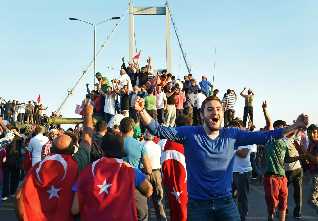 Siyaset, Ekonomi ve Toplum Araştırmaları Vakfı'ndan (SETA) Sempozyum: Onuncu Yılında 15 Temmuz