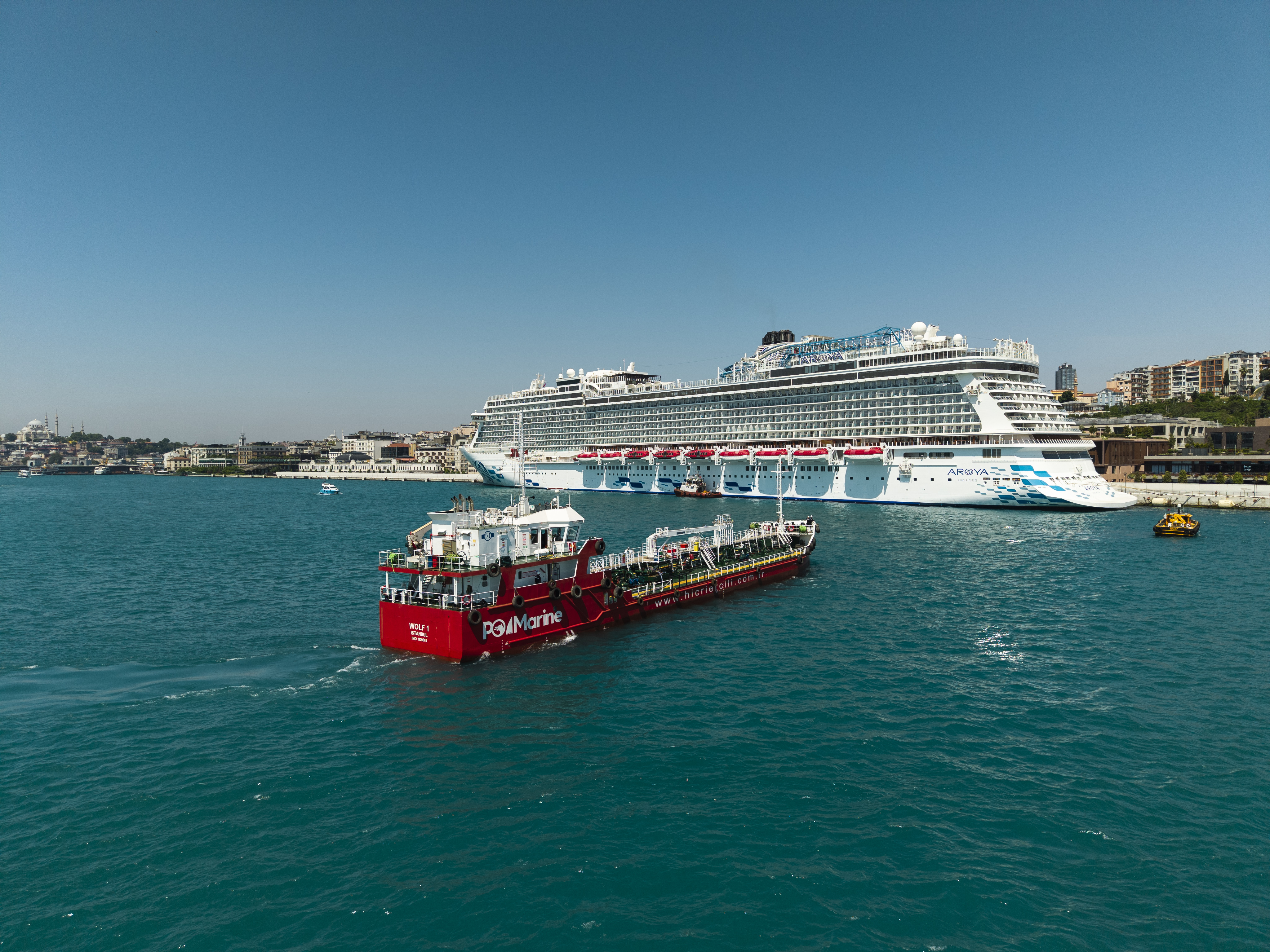 PO/Marine'den Galataport İstanbul'daki dev kruvaziyer gemisi Aroya'ya yakıt ikmali